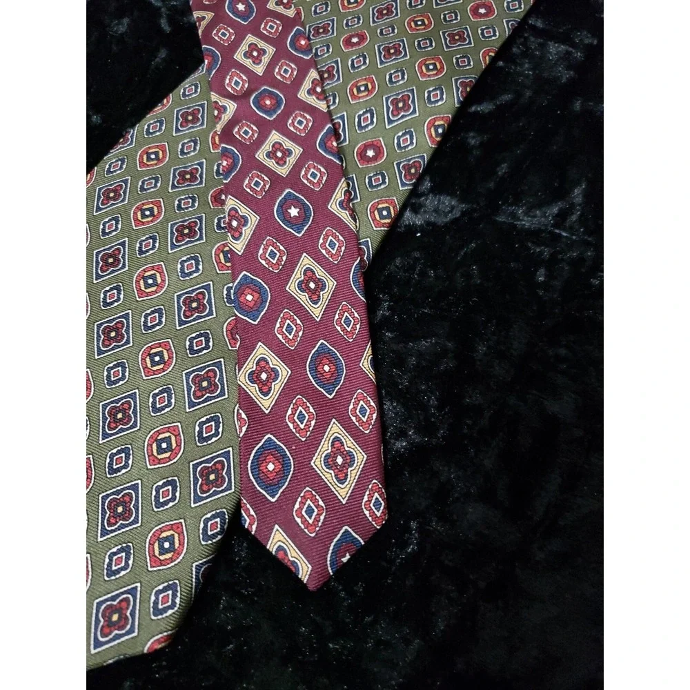 Vintage Tommy Hilfiger Two Tone Designer Mens Neck Tie Green Red Career Wear USA